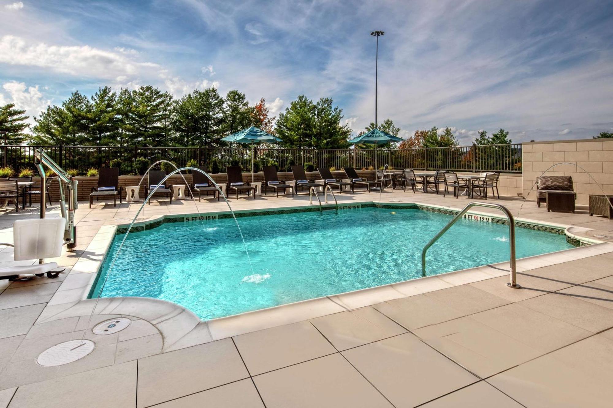 Готель Hilton Franklin Cool Springs Екстер'єр фото